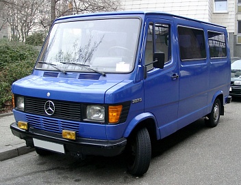   MERCEDES () 209D