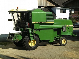   John deere ( ) 1072 Combine