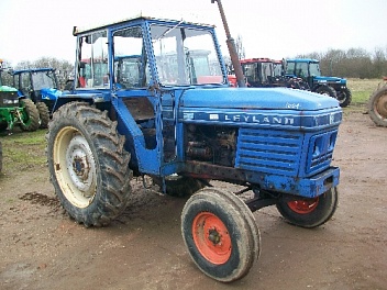   LEYLAND () 384 Tractor