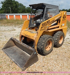   DAEWOO () DSL801 Skid Steer Loader