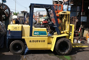   Komatsu () FD40