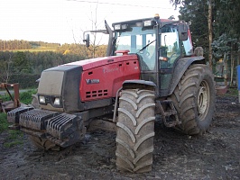   Valtra () 8950