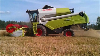   Claas () Tucano