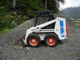   Bobcat () 741