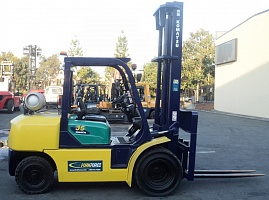   Komatsu () FG35 Fork Lift