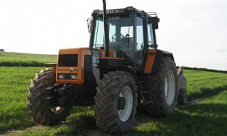   RENAULT TRACTOR 155