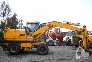   Liebherr () A902 Wheel Excavator