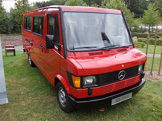   MERCEDES () 210D