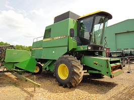   JOHN DEERE 1085 Hydro Combine