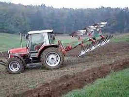   MASSEY FERGUSON COMBINE 3050