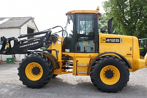   JCB 412S Loader