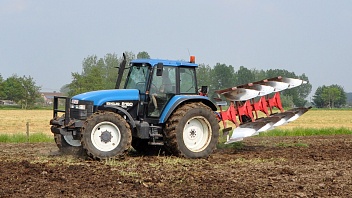   NEW HOLLAND ( ) 8160