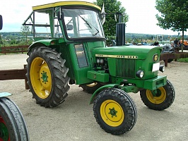   JOHN DEERE 1020