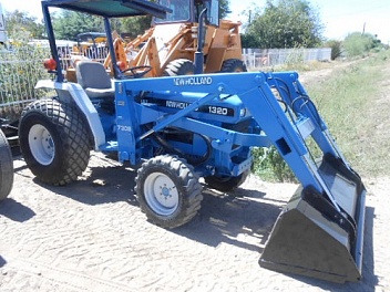   NEW HOLLAND ( ) 1320 Compact Tractor