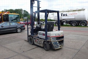   Komatsu () FD15-15 Fork Lift