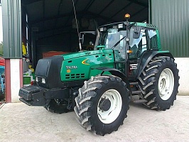   Valtra () 8550