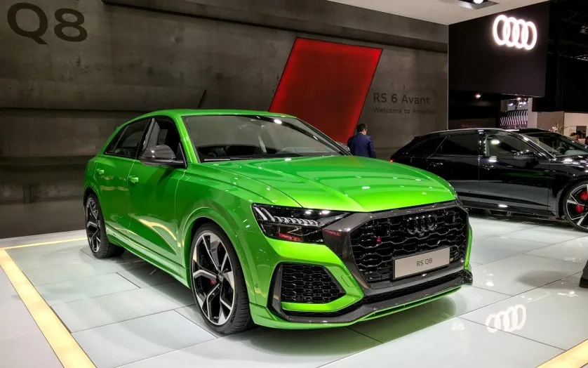 Мощный кроссовер от Audi представили в Лос-Анджелесе Мощный кроссовер от Audi представили в Лос-Анджелесе