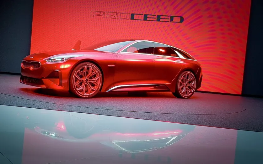5-дверный фастбек Kia Proceed Concept показали на автосалоне 5-дверный фастбек Kia Proceed Concept показали на автосалоне