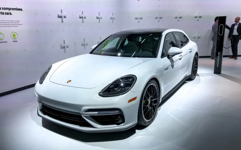 Самый мощный универсал от Porsche Самый мощный универсал от Porsche